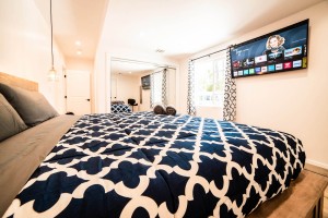 House A - Primary Bedroom - 1 King Bed